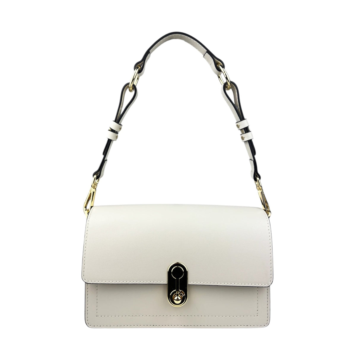 Bolso de piel beige con solapa y cierre giratorio, visto de frente sobre fondo blanco