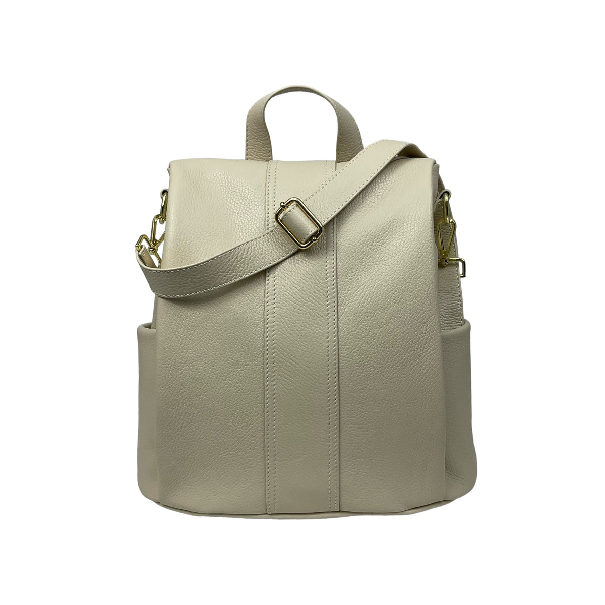Mochila de piel beige con apertura trasera, vista de frente sobre fondo blanco