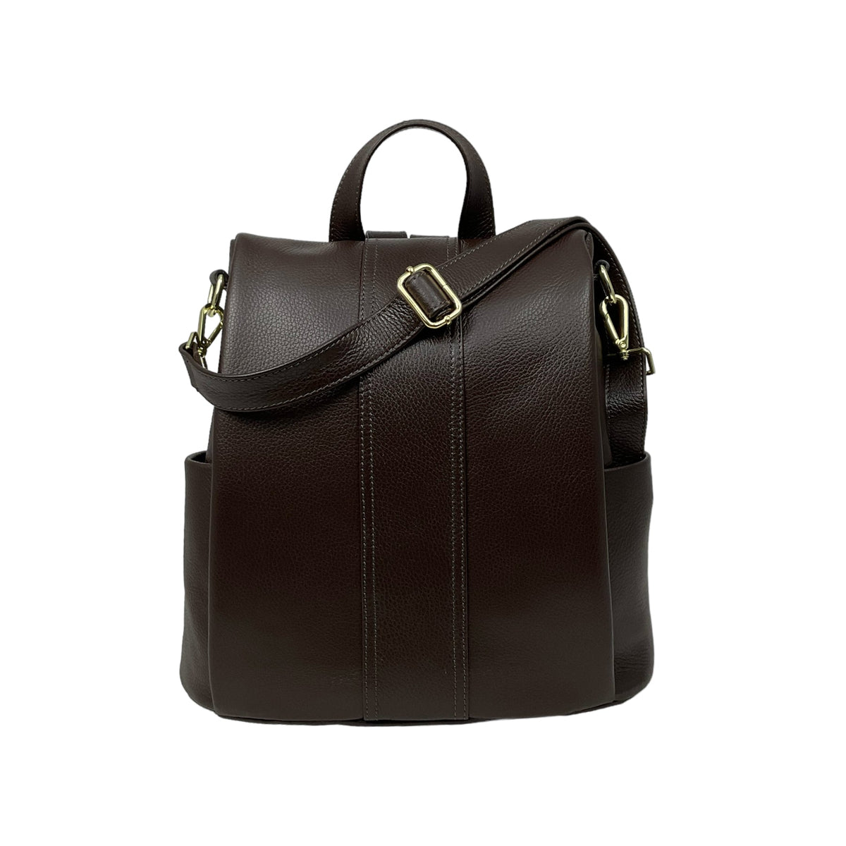 Mochila de piel marrón oscuro con apertura trasera, vista de frente sobre fondo blanco