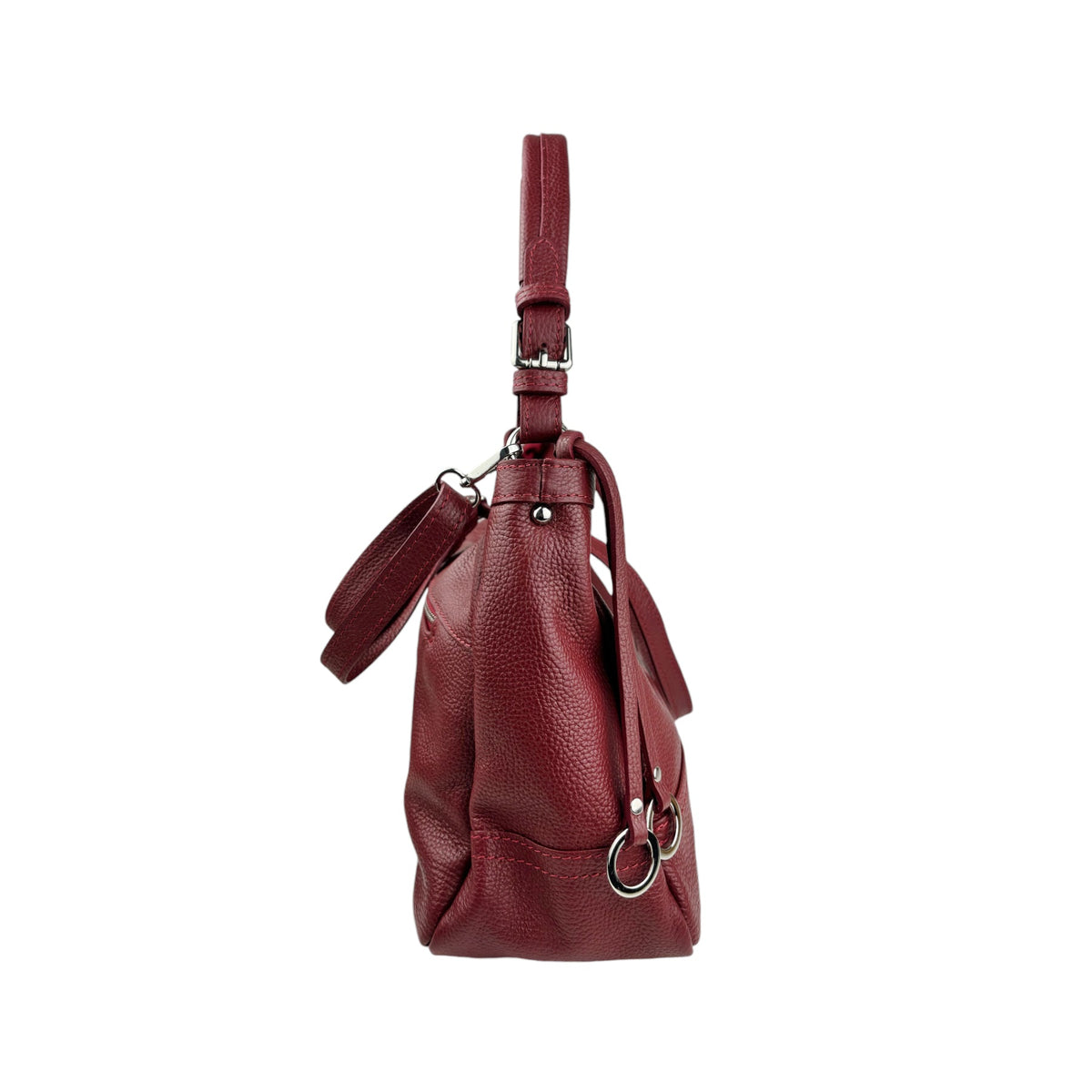 Parte trasera del bolso hobo de piel con anillas metálicas