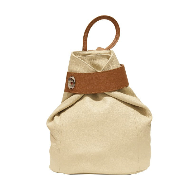 Mochila de piel CLYO con cierre cruzado
