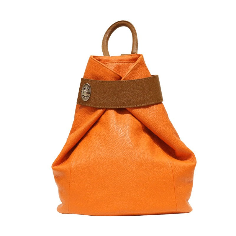 Mochila de piel CLYO con cierre cruzado
