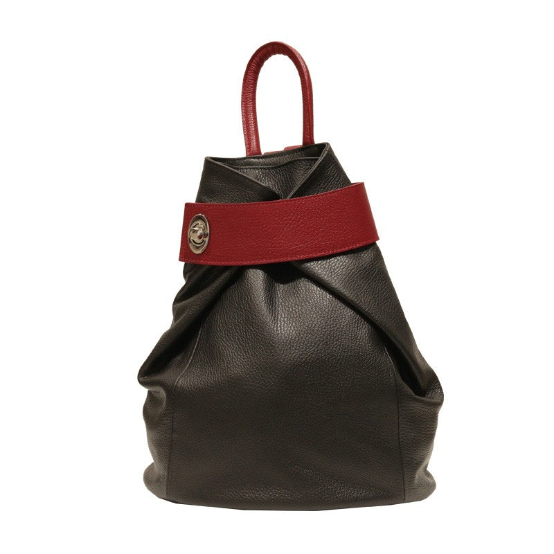 Mochila de piel CLYO con cierre cruzado