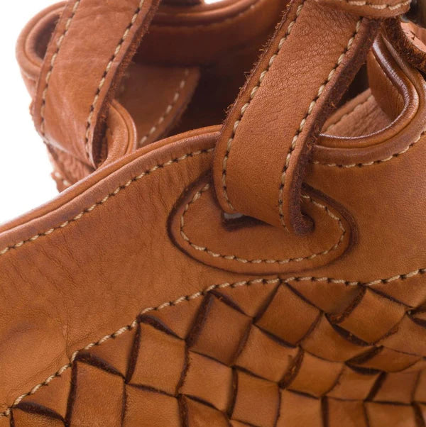 Bolso de cuero trenzado V009INT